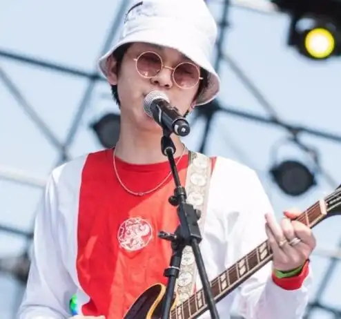 张哲轩个人资料介绍盘尼西林乐队主唱背景大起底