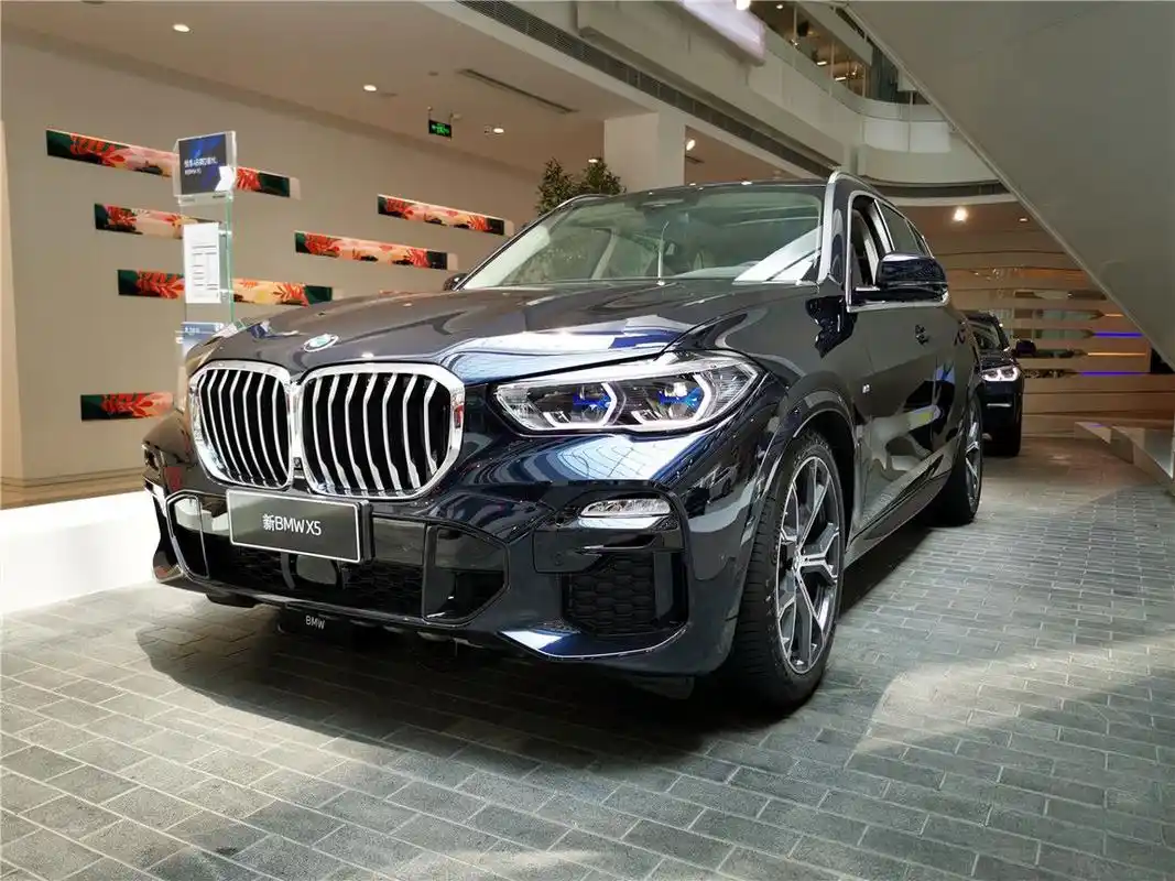 宝马x5 xdrive40i 尊享型 m运动套装 宝石青/咖啡 现车加价1万元
