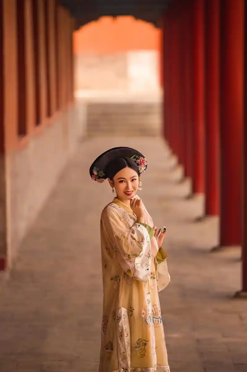 这就是格格的样子吧