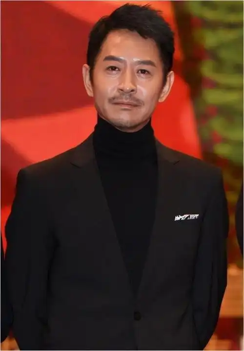 以为八竿子打不着实际是亲哥俩这4对兄弟明星每一对都很低调