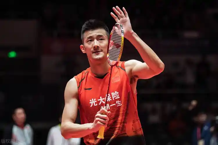 35岁奥运冠军谌龙晒全家福,网友:这才是中国羽毛球队的典范_家庭_生活