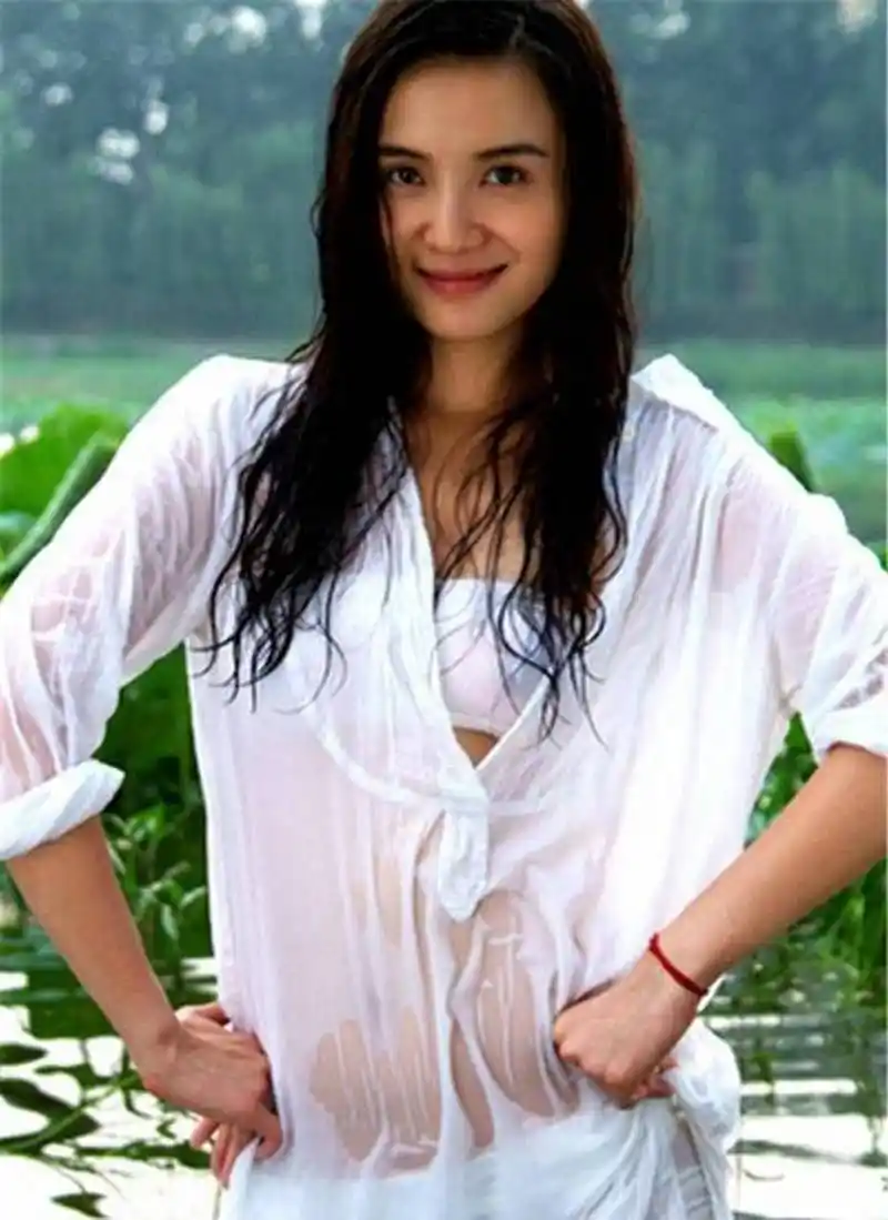 小宋佳-从当年的湿身诱惑到现在的成熟御姐