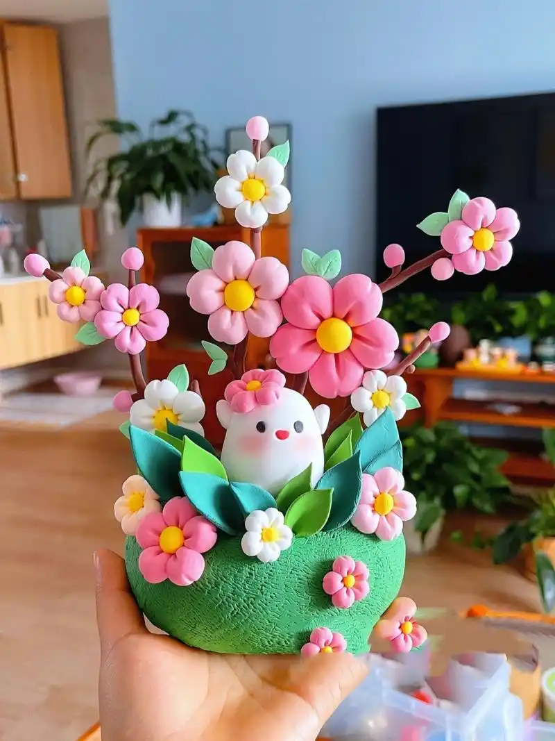diy | 春日小桃花🌸 | 超轻粘土❼ 灵感来自 的作品,底座还有配色