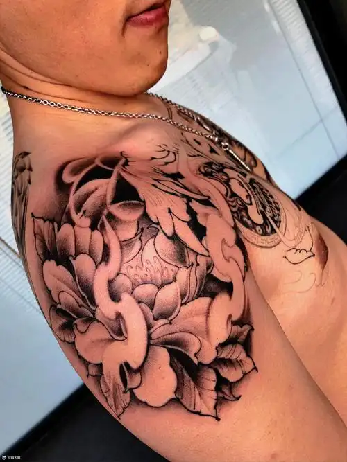 唐狮牡丹花胸_纹身图案手稿图片_秦tattoo的纹身作品集