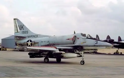 美国海军陆战队vma-121中队的a-4e"天鹰"攻击机