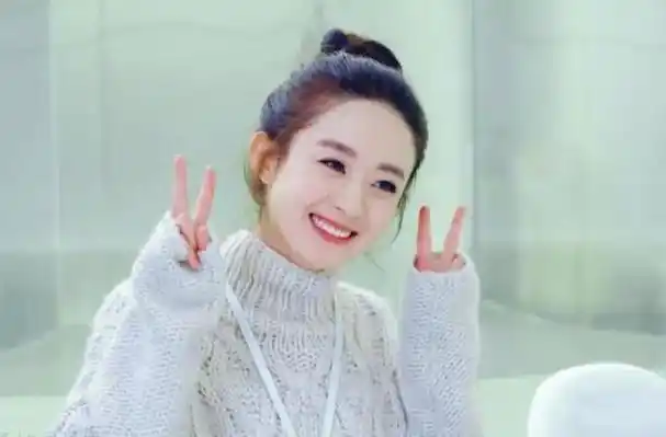 关注过赵丽颖的网友都知道,她总是一个人行动.