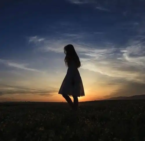 孤独寂寞头像图片大全 表示非常寂寞孤独的图片头像_伤感头像_美头网