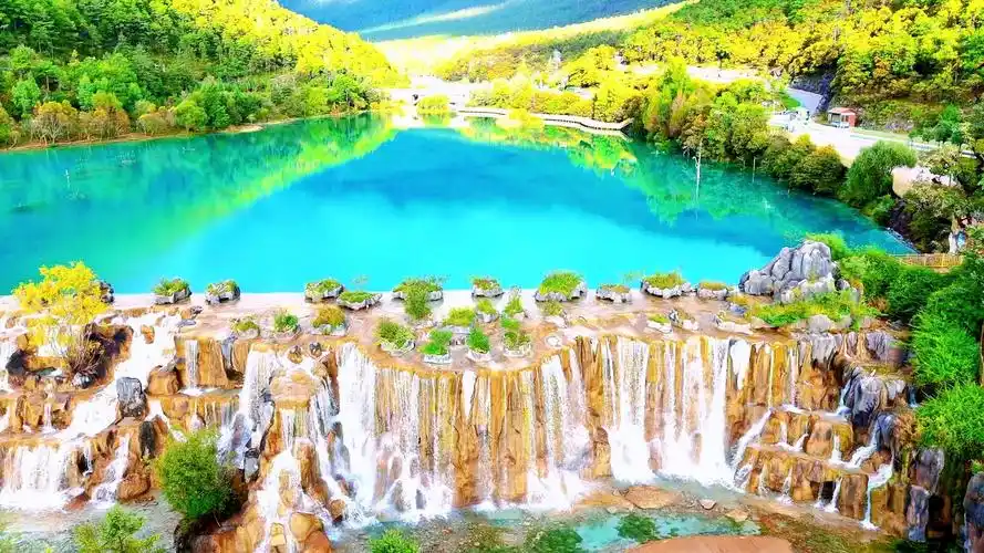 丽江玉龙雪山脚下的蓝月谷不愧为丽江的名片#旅行攻略扶持计划 #旅行