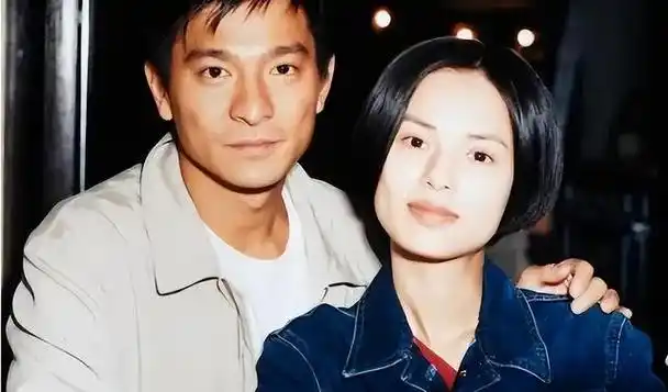 继成龙后刘德华白发苍苍断崖式衰老网友泪目该退休了