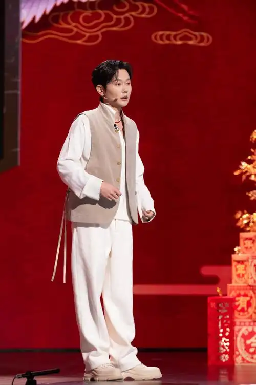 孟鹤堂超话#今晚开放麦#晚21:00,和@孟鹤堂一起快乐开麦!