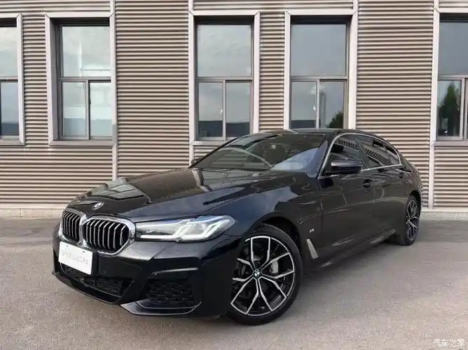 宝马5系外观炭黑好看还是宝石青好看