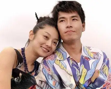 王传一和老婆的相片和资料介绍