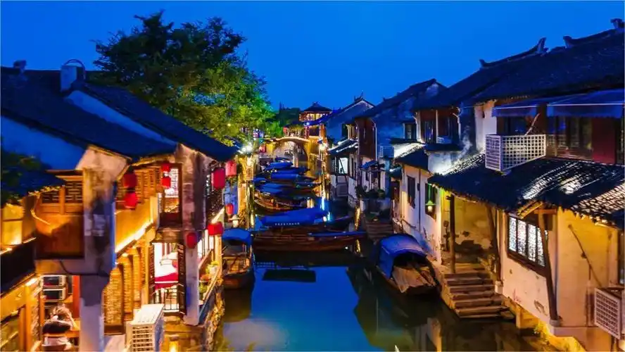 青绿无垠苏州周庄春色关不住