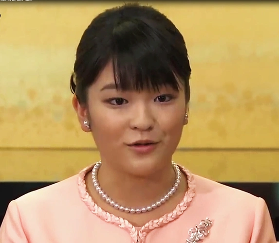 爱子要举行发布会了,会有五个问题,其中婚姻方面公主们都被问过