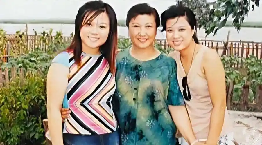 娱乐圈传出了一则喜讯:著名演员王红梅的孙女诞生了!