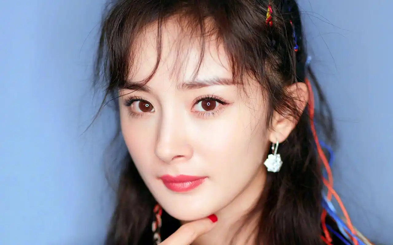 杨幂明日之子造型图片桌面壁纸