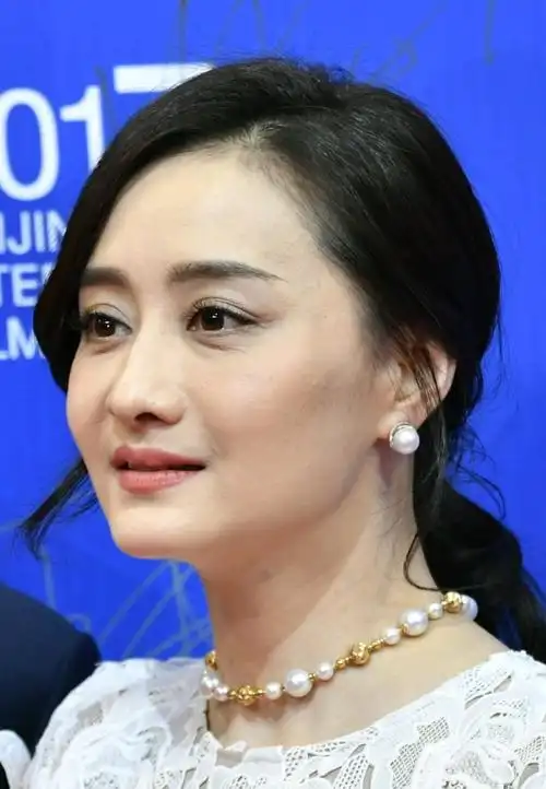 47岁陈德容晒照似少女,没有一丝皱纹!偶像包袱重,拒演妈妈!