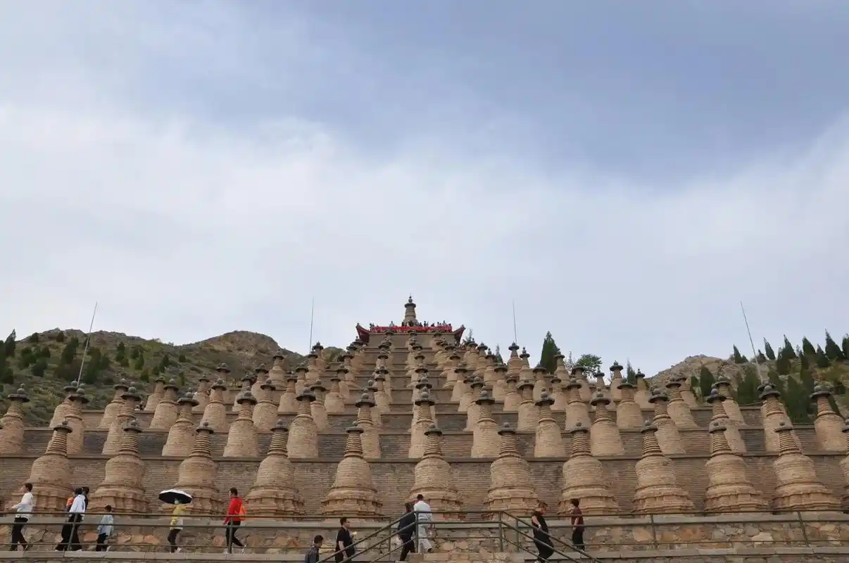 青铜峡108塔位于宁夏回族自治区吴忠市