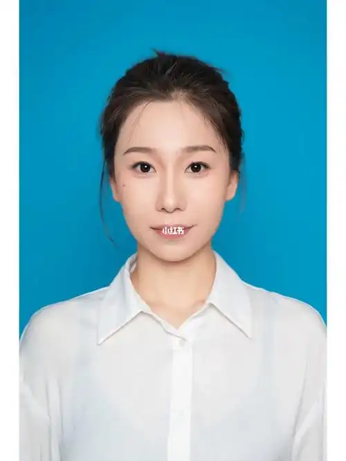 难得拍了比较满意的证件照