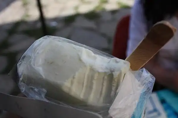 先吃了传说中的海拉尔大雪糕