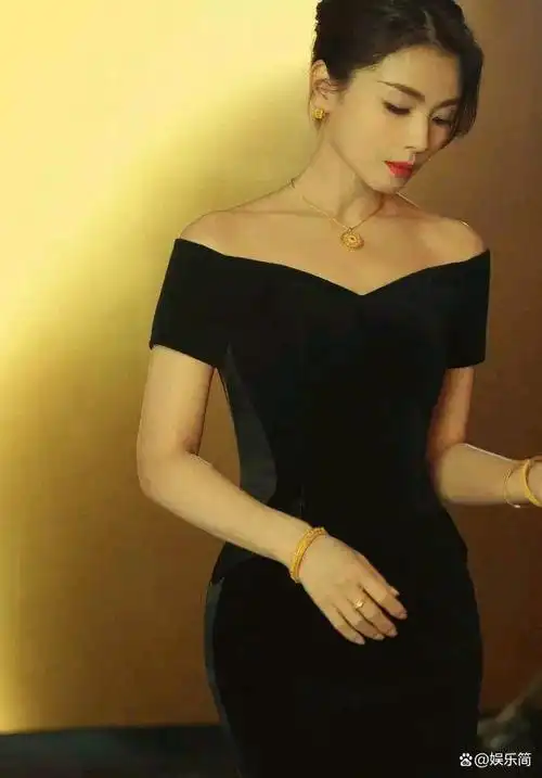 刘涛黑色礼服写真曝光,港风十足惊艳全网,网友:这气质绝了!