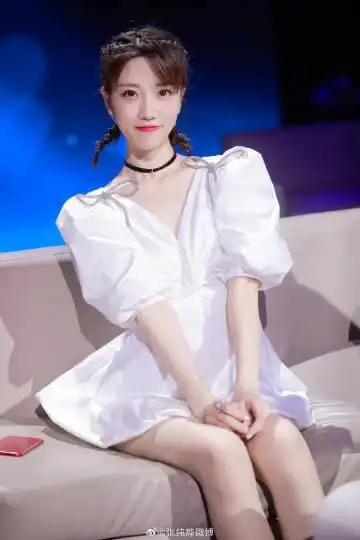 粉丝 2942 微博 04 查看更多 a 微关系 他的关注(2761) 杨若男也