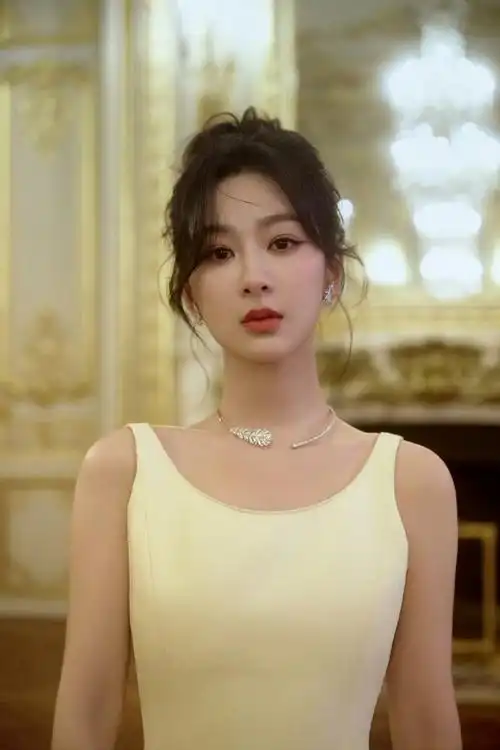 杨紫超话#杨紫#杨紫ins更新·23100699@杨紫