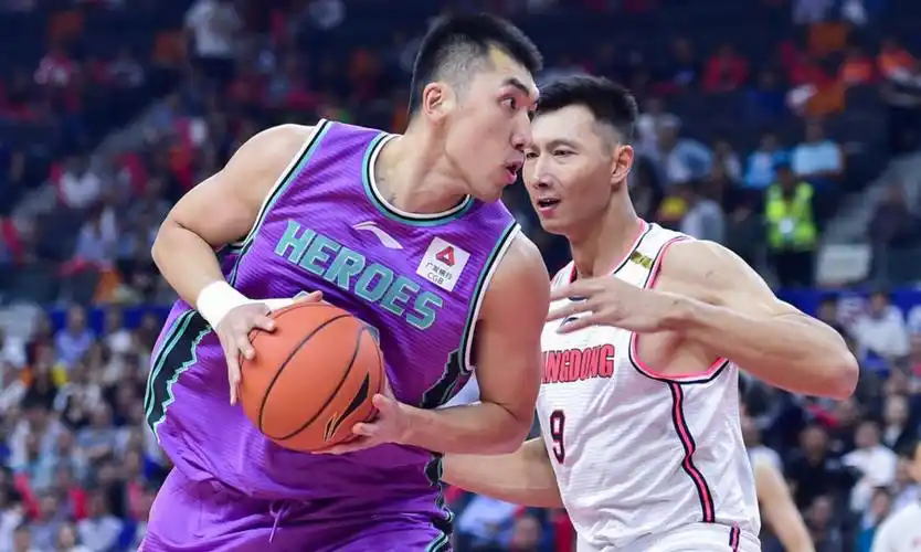 辽宁男篮队员高清图片 第1页