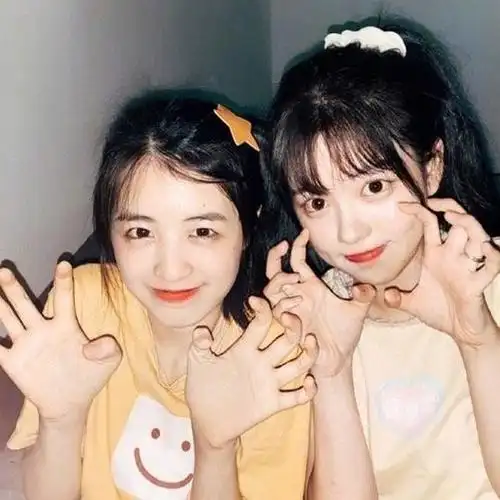 亲密的闺蜜少女头像