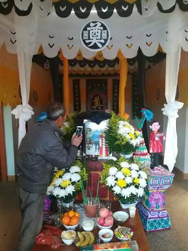 鲜花灵堂布置图