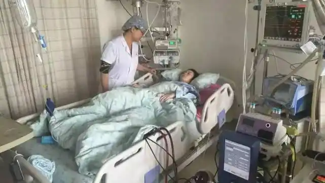 湖南25岁美女心脏停跳12小时 还跟医生有说有笑