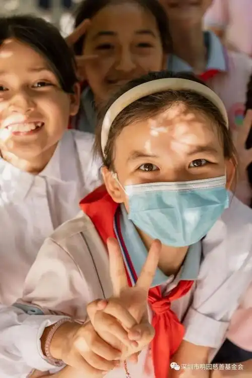 新疆明园学校孩子的最美笑脸
