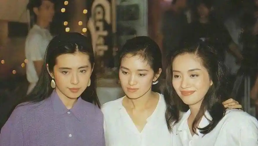 港星颜值巅峰期合影,王祖贤力压张曼玉,李嘉欣成"合影杀手"?