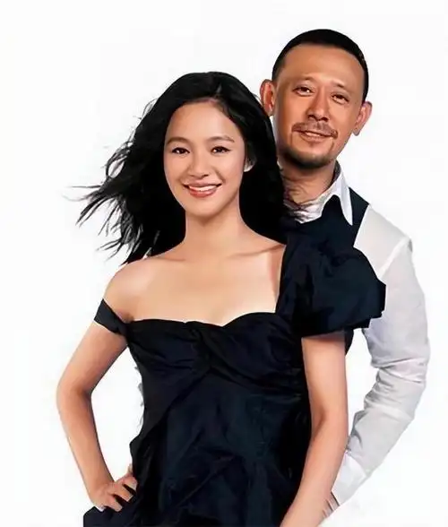 硬汉姜文脆弱的一面:和前妻的女儿不认后妈,夹在中间为难到落泪