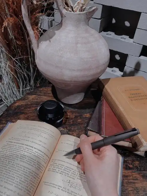 一个人 一本书一支笔 一个下午#生活碎片  #生活需要仪式感  #高颜值