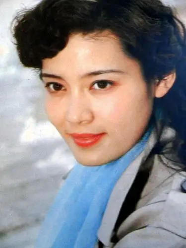 潘虹年轻的时候好美喜欢她吗