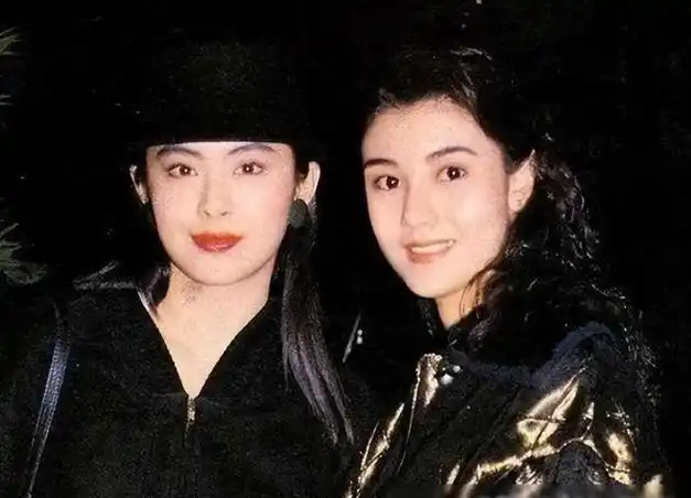 当50岁李嘉欣和49岁黎姿站在一起我才彻底明白什么叫顶级