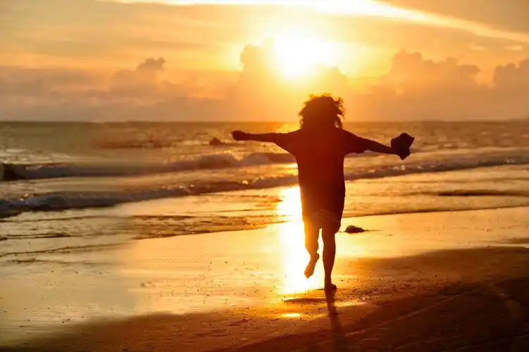 朗读:《向着美好奔跑》