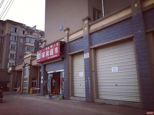 荷花二区二期东大门两间门面房出租