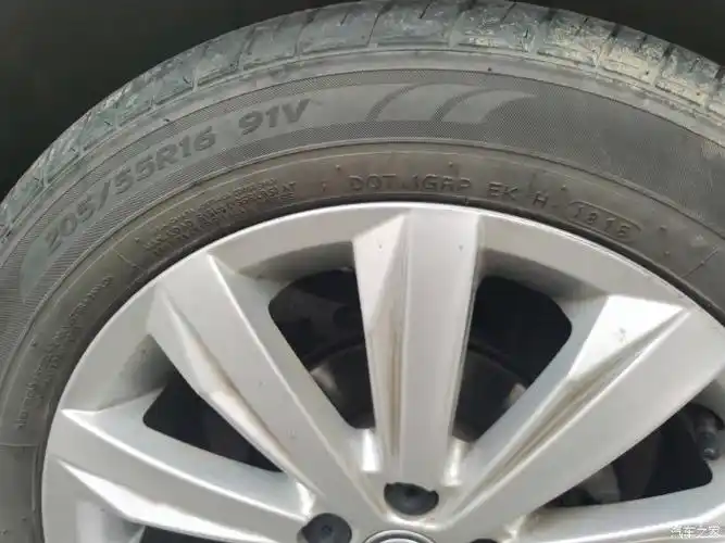 麻烦问一下18年宝来轮胎型号