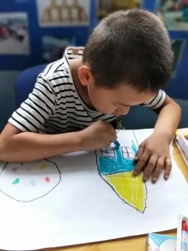 我是一个小小画家———隆安县幼儿园月亮一班