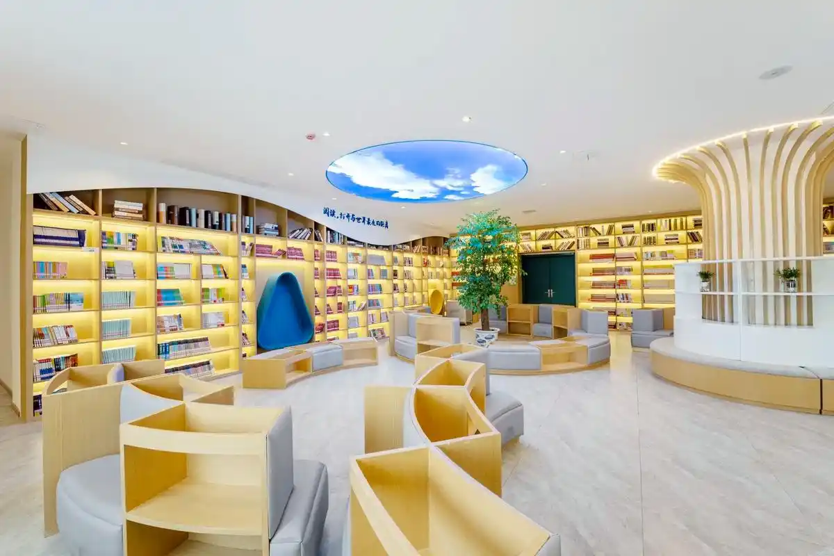 某市第三小学图书馆案例分享.#设计空间 传递物语# 出品人| - 抖音