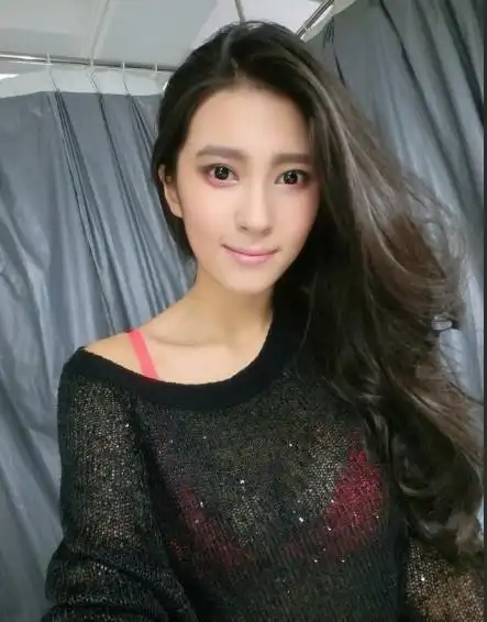 腿长胸大肤白!最美男篮国手女友曾甩王思聪