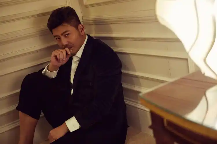 吴其江写真曝光看农村青年刘大海秒变帅气痞大叔