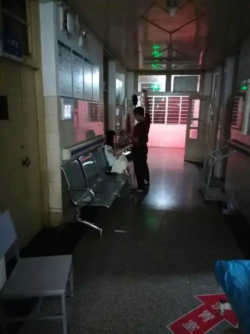 宾川县人民医院急诊科的夜晚