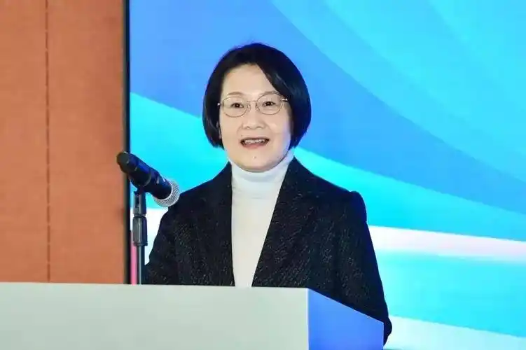 曹洁对白皮书以及"宜商黄浦"法治化营商环境建设十大措施予以充分肯定