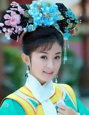 其实再回头看看她们三个的长相,李晟和海陆都没赵丽颖长得漂亮些