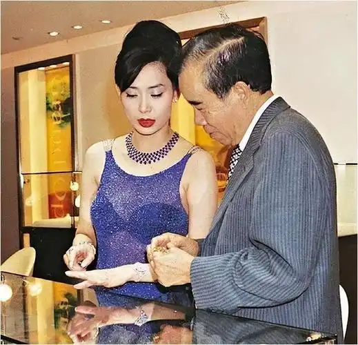 人间最清醒的港姐三拒豪门不嫁一心专注搞钱成女富豪做慈善