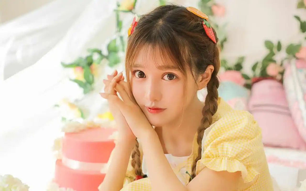 女仆装美少女可爱俏皮写真图片桌面壁纸