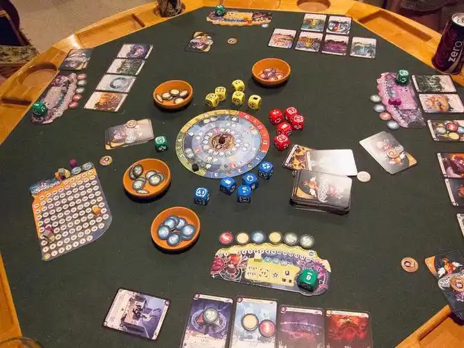 春节到处人从众玩盘气象主题桌游不香吗